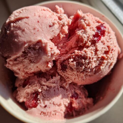 Glace maison aux cerises