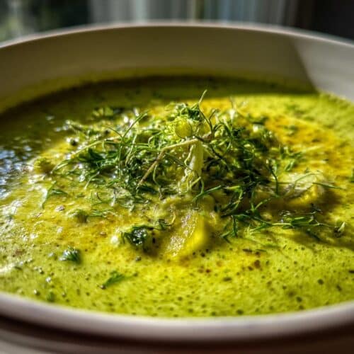 Soupe froide aux cornichons