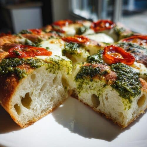 Focaccia au pesto et mozzarella